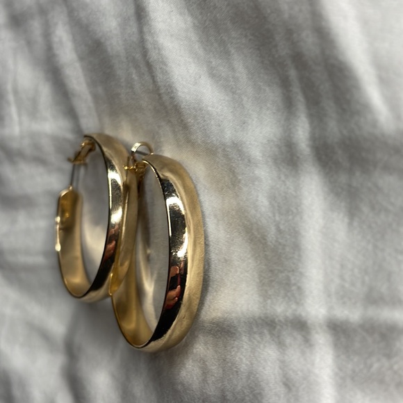 Hoop earrings - Picture 2 of 3